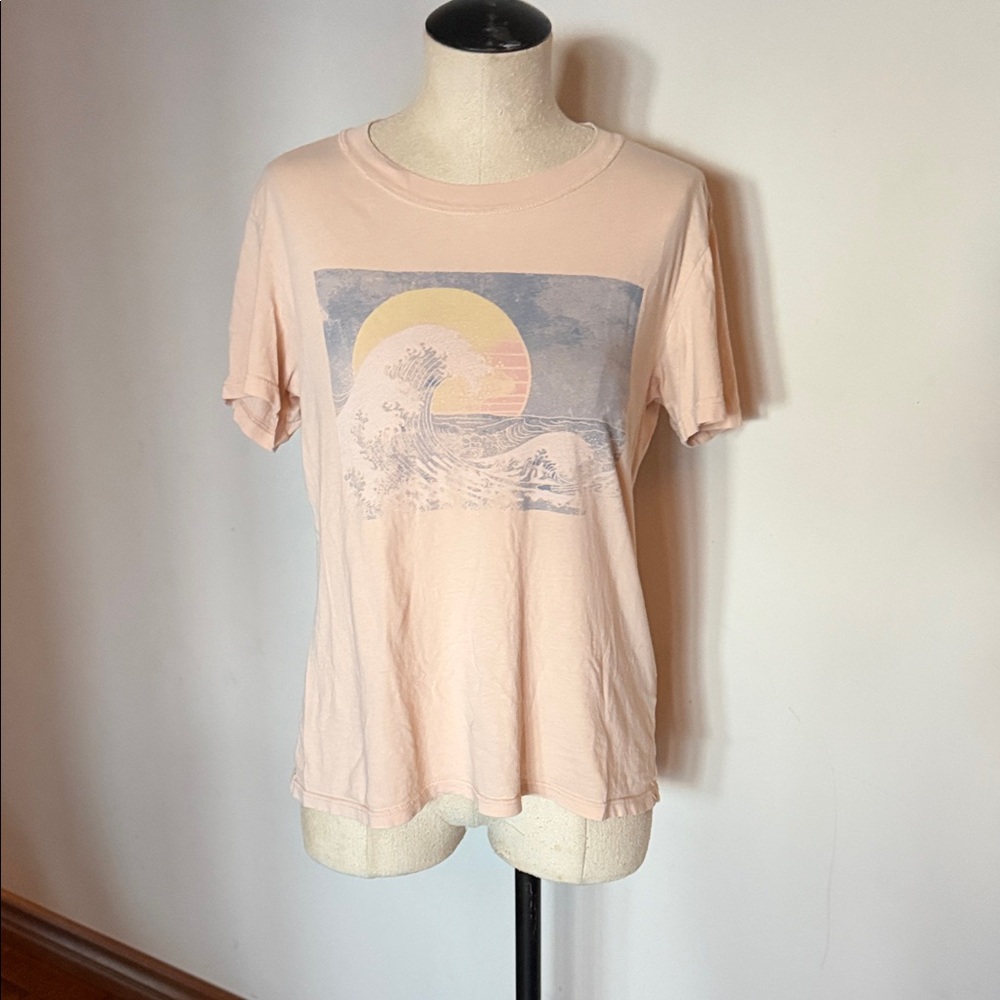 Women’s Small Sunset Wave Graphic Tee -